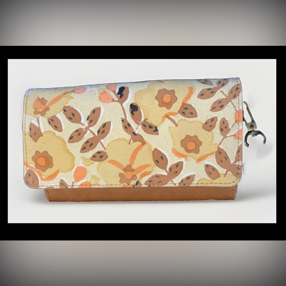 Wristlet Fold Wallet NEW with Tags ~ Floral Print fabric covered clutch & strap